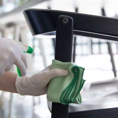 Putzen von Wartebereichen, Behandlungsbereichen und Behandlöungsräumen in Arztpraxen